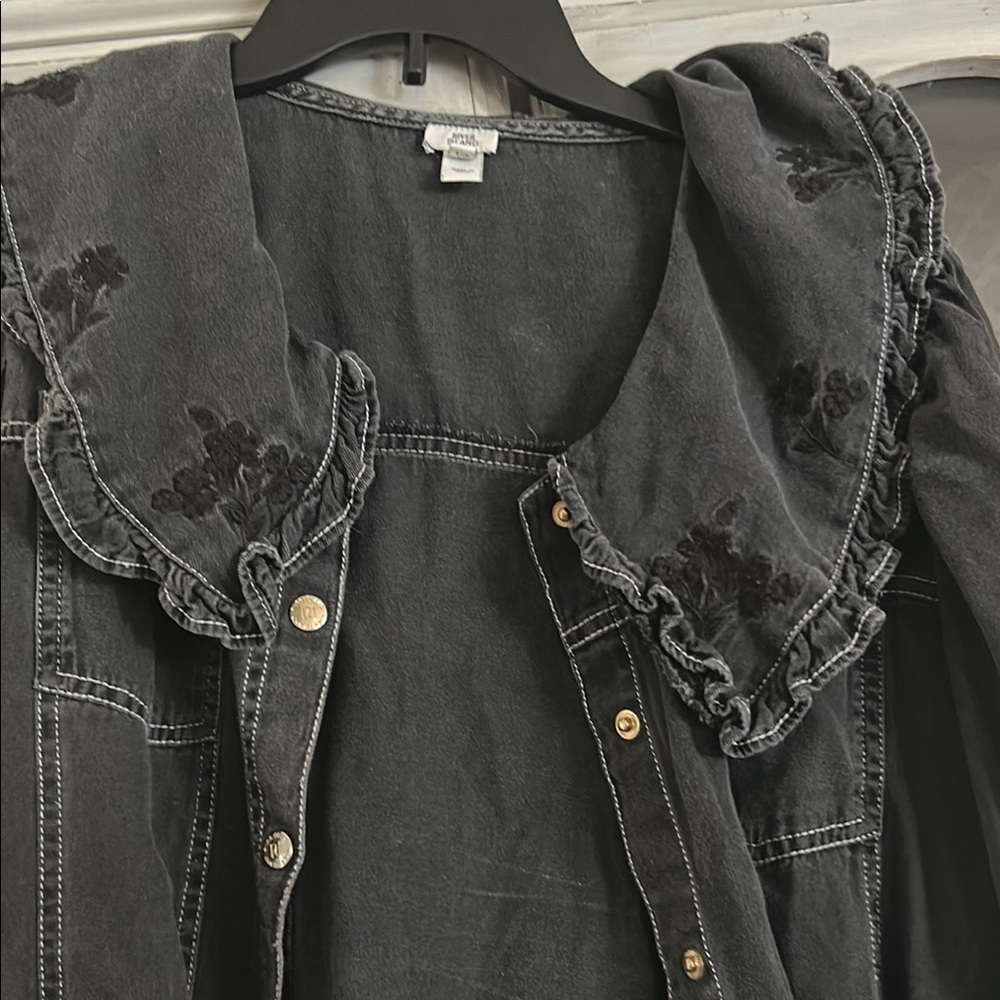 Black Ruffled Button-Up Dress - Picture 7 of 10